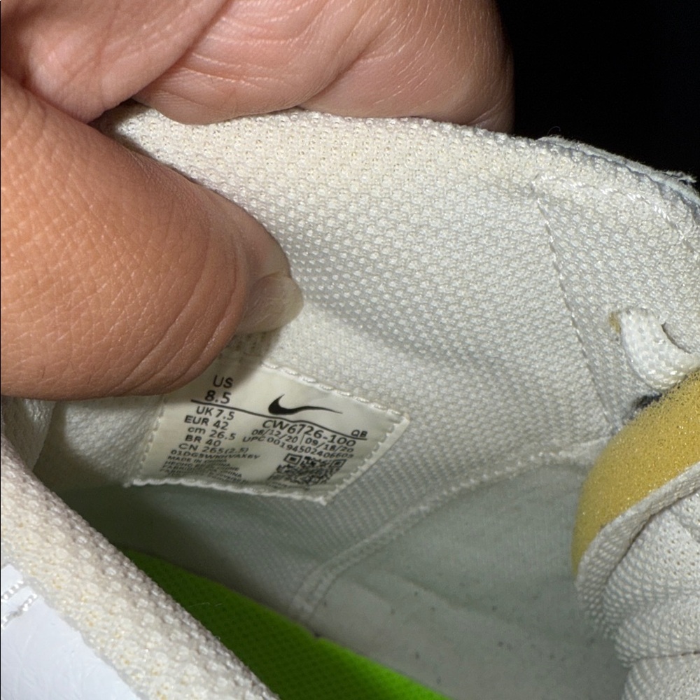 White and Black marble Nike Blazers - Picture 4 of 7